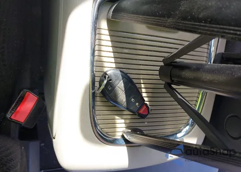 2013 Dodge Grand Caravan Crew from USA, damaged, VIN 2C4RDGDG4DR754526